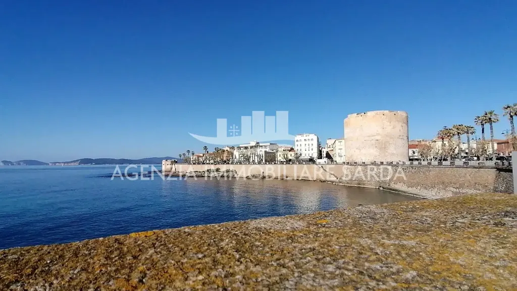 Villa with Seafront Potential in Alghero