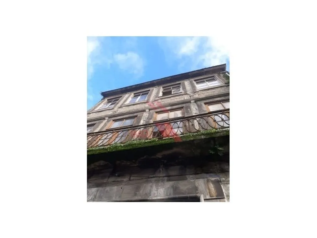 Välivaade - Historic Building for Restoration in Porto