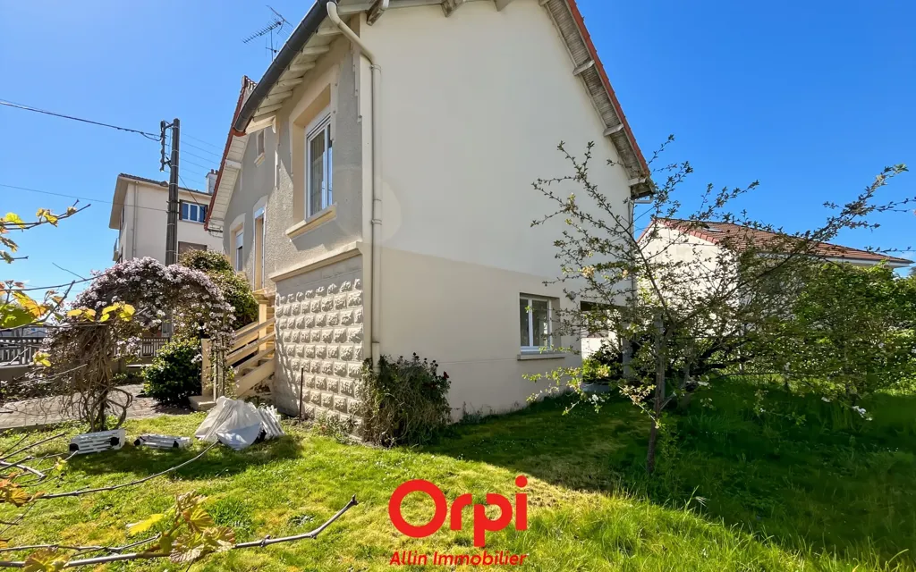 Jardin - Maison Individuelle avec Jardin à Montluçon