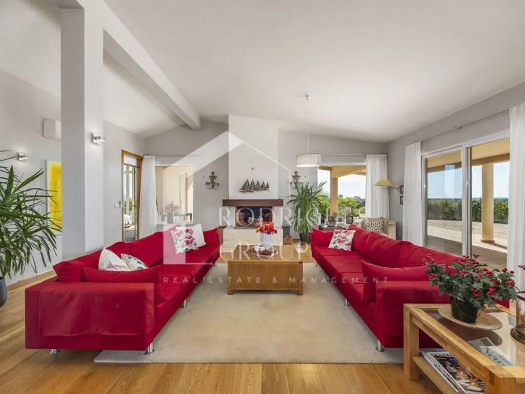 Elutuba - Contemporary Farm with Pool in Cotifo, Lagos