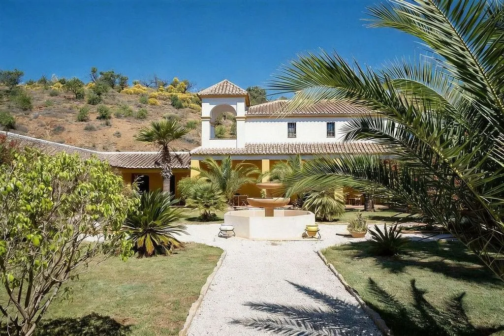 Garden - Andalusian Cortijo with Pool in Almogía