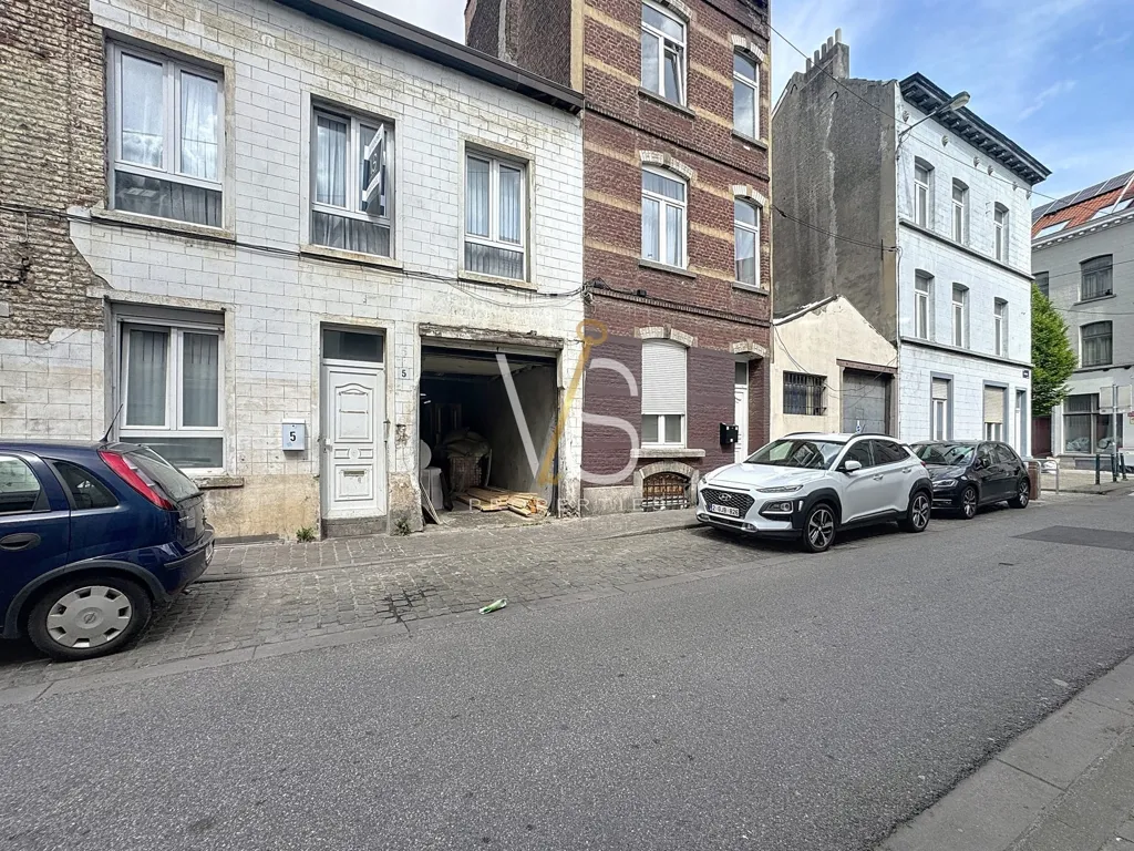 Extérieur - Maison 5 Chambres avec Entrepôt à Anderlecht