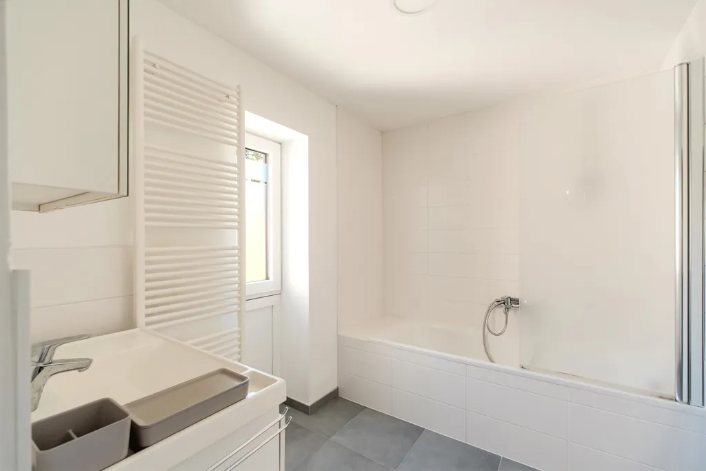 Salles de bain - Maison 3 Chambres avec Jardin et Terrasse à Lesve