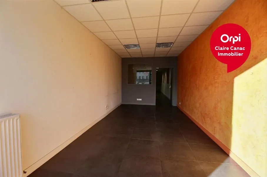 Pièces - Locaux Professionnels sur la Place Soult à Castres