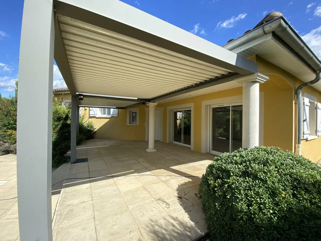 Terrace - Villa with Pool near Villefranche-sur-Saône