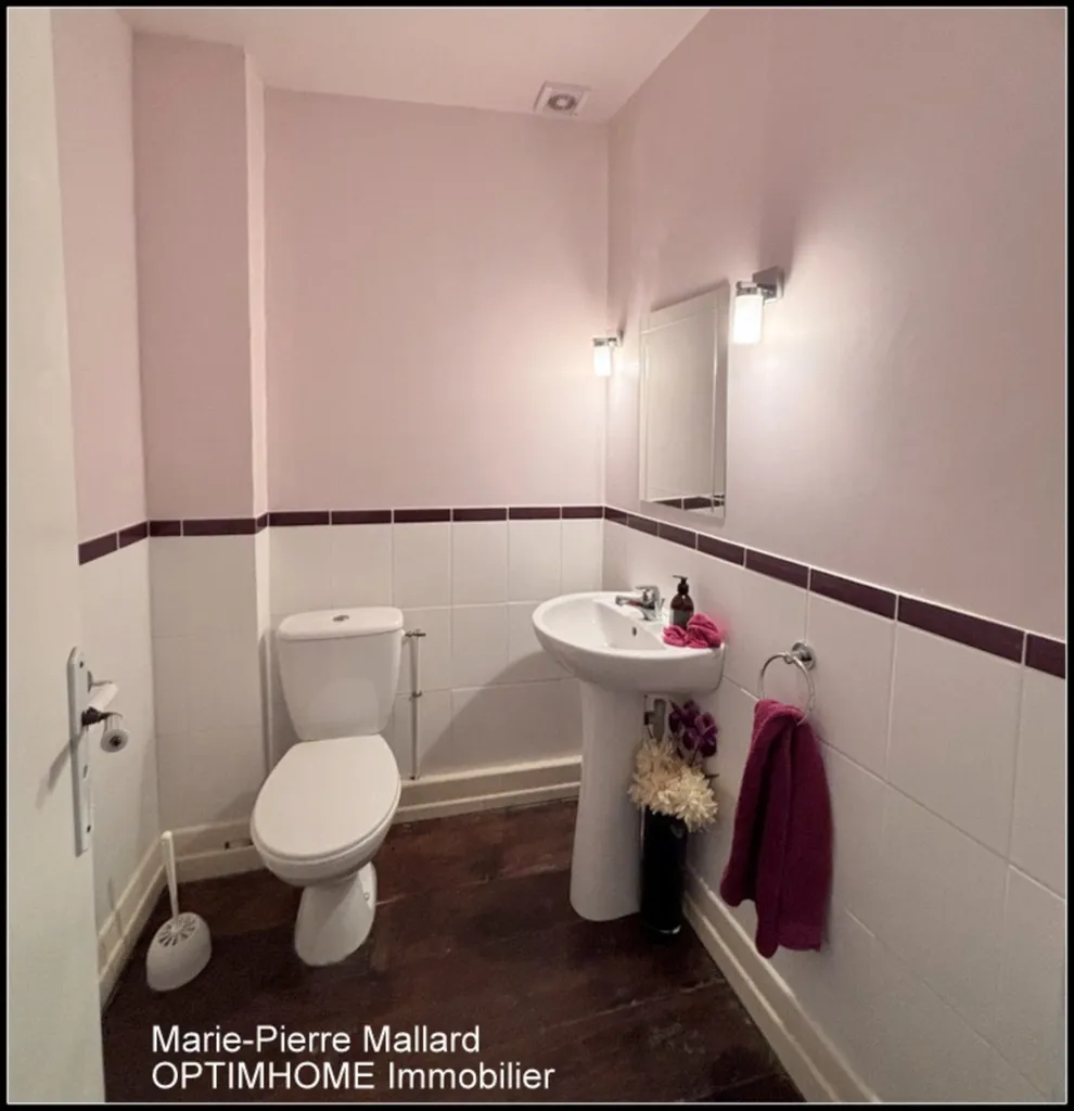Salles de bain - Maison de Ville Rénovée avec Jardin à Saint-Jean-de-Maurienne