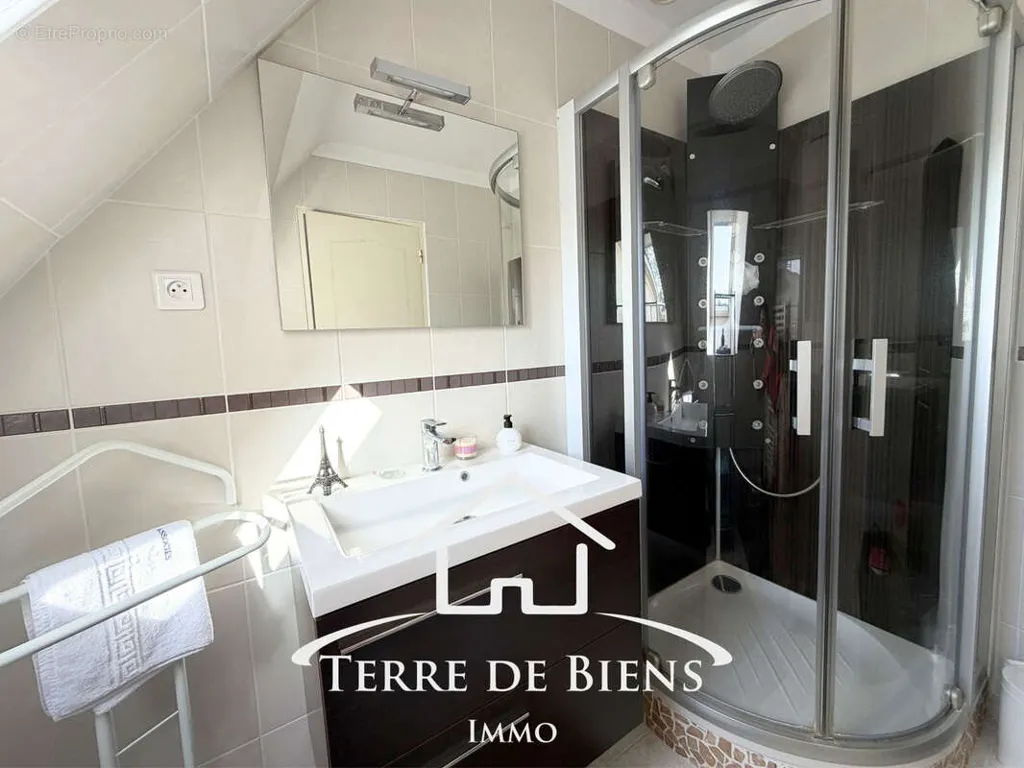Salles de bain - Maison d'Architecte avec Jardin à Soissons