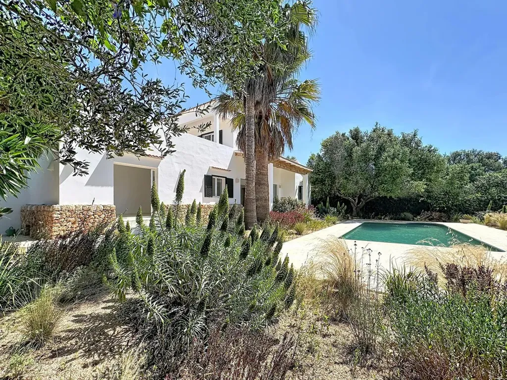 Bassein - Renovated Villa with Pool in Es Castell