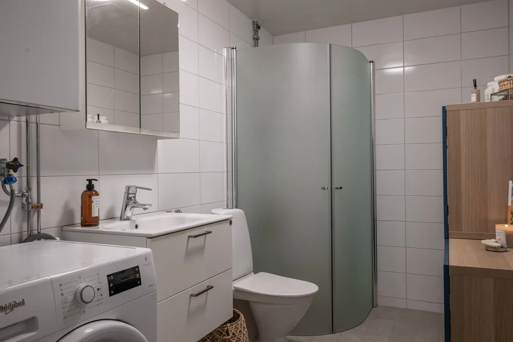 Bagni - Three-Bedroom Apartment with Balcony in Nyköping