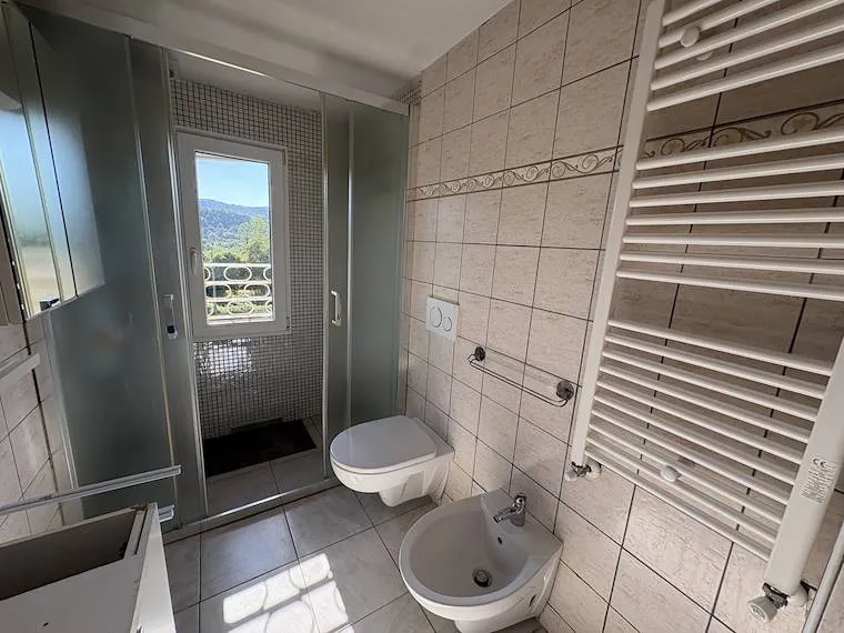 Badezimmer - Rearranged Apartment with Balcony in Gallicano