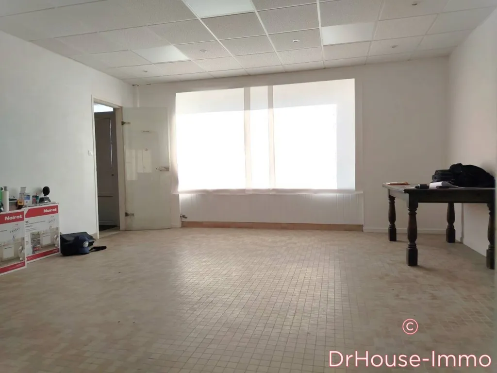 Rooms - 11-Piece Investment Property in Longuenesse