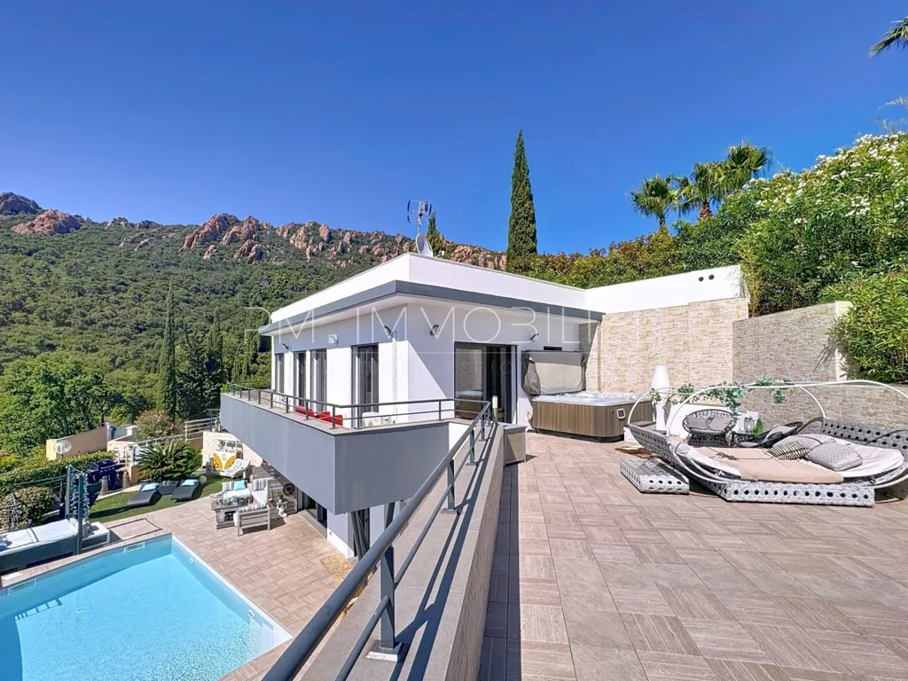 Piscina - Contemporary Villa with Pool in Agay