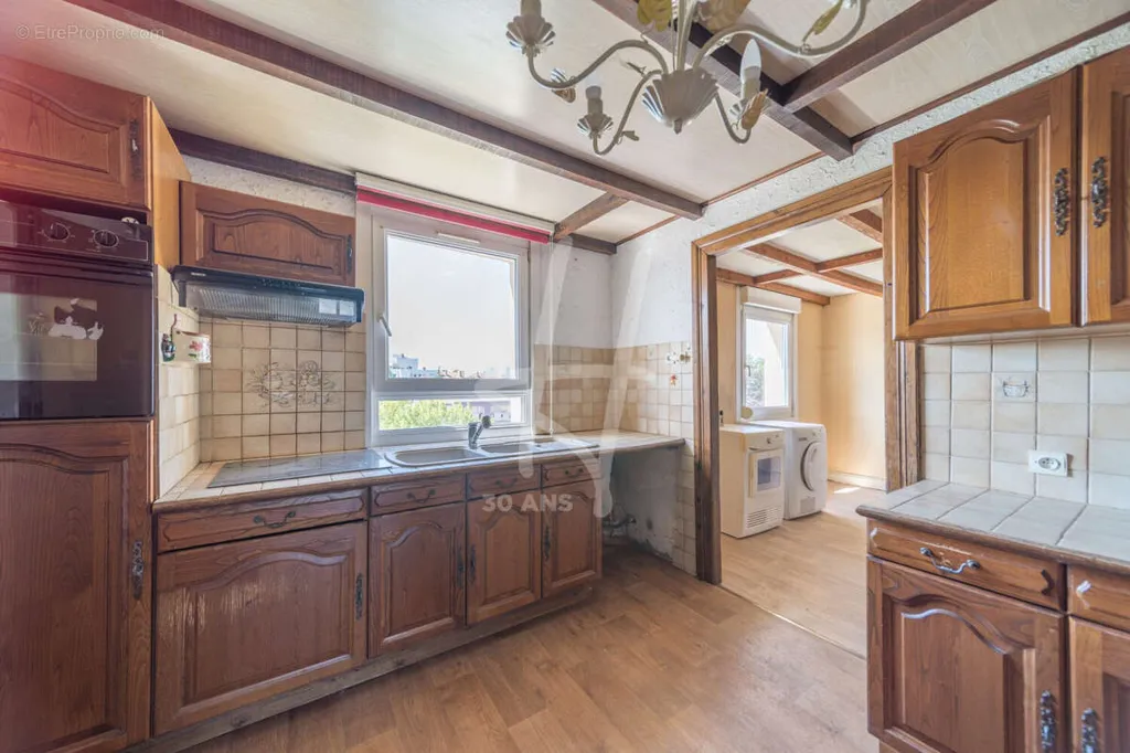 Köök - Apartment with Potential in Metz Plantières