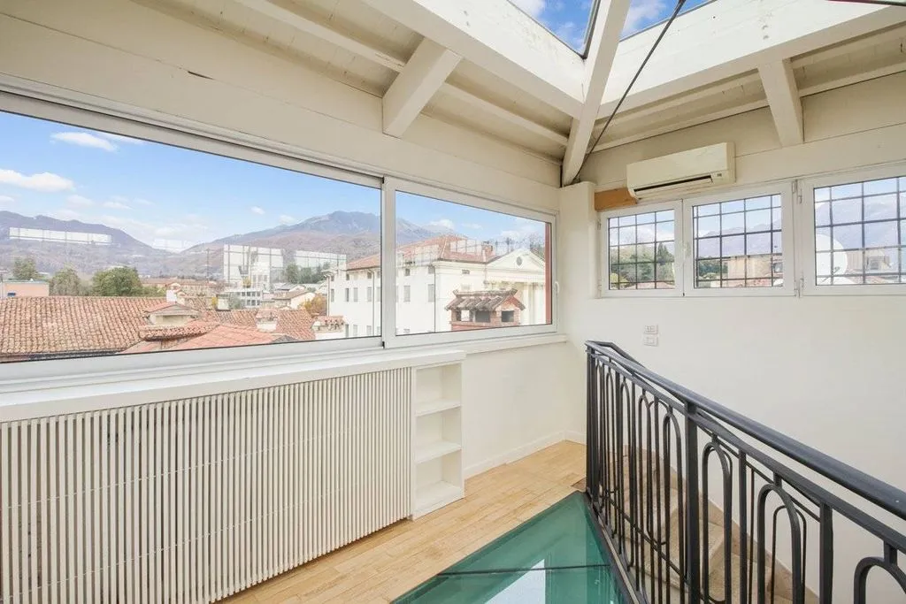 Terrasse - Rustic Terraced House with Terrace in Schio