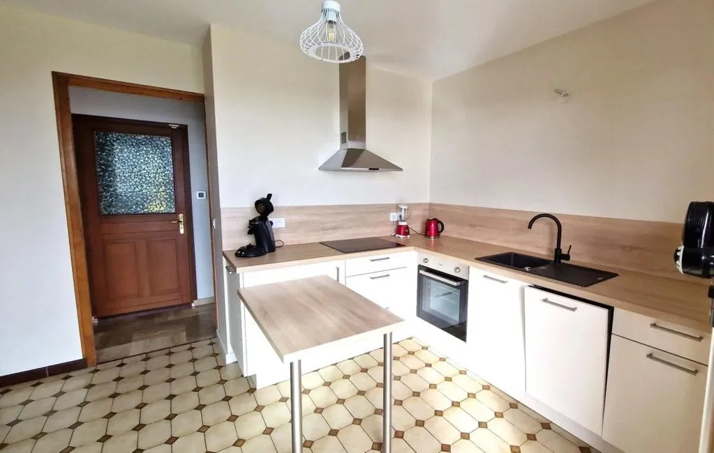 Köök - Spacious Apartment with Mountain View in Groisy