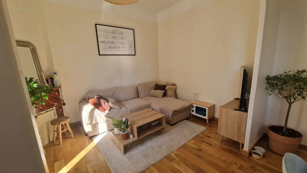 Séjour - Appartement Atypique avec Balcon à La Seyne-sur-Mer