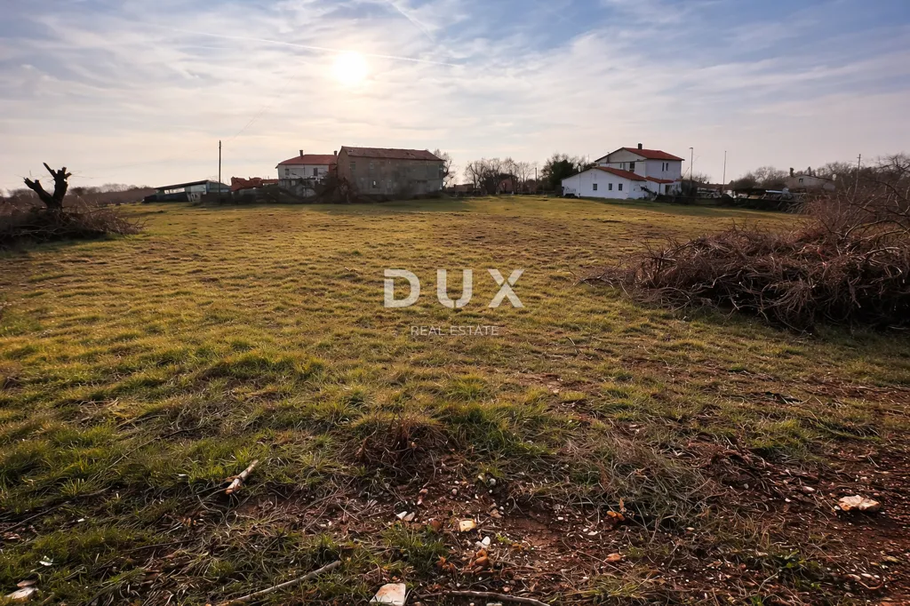Giardino - Construction Land with Dual Access in Istra