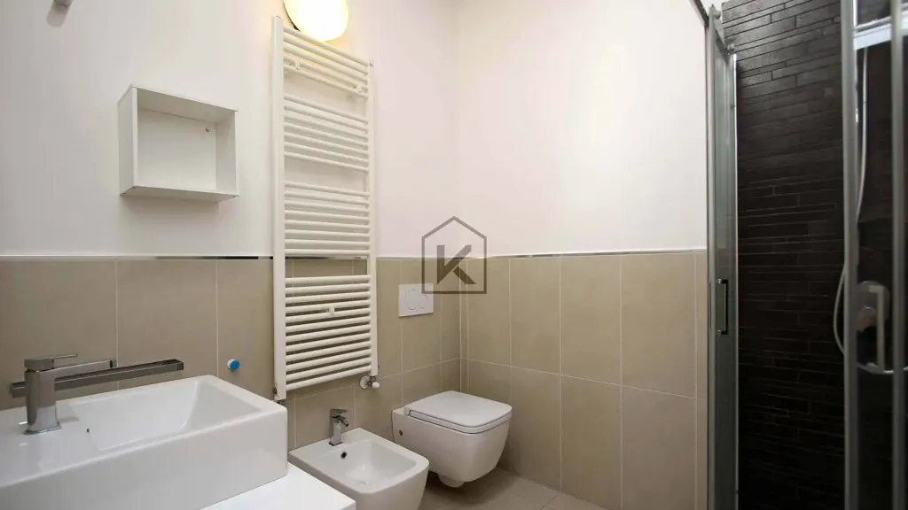 Salles de bain - Bright Triplex with Balcony in Milan