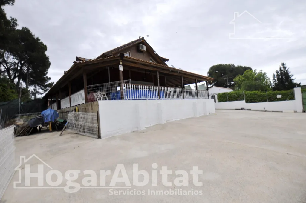 Extérieur - Semi-New Chalet with Terrace in Monserrat