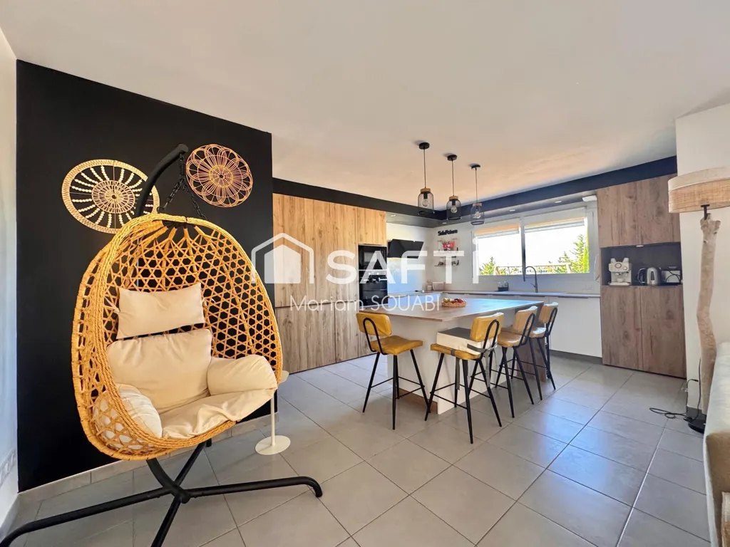 Salle à manger - Maison de Plain Pied avec Jardin à Brignac