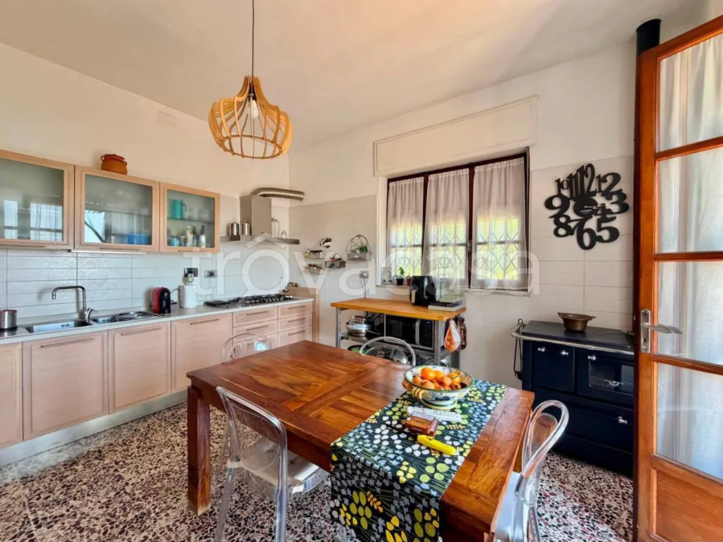 Cucina - Restored Villa with Garden in Bra