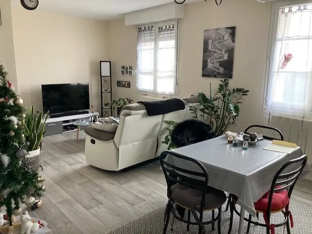 Salle à manger - Appartement T3 avec Ascenseur et Parking en Centre-Ville