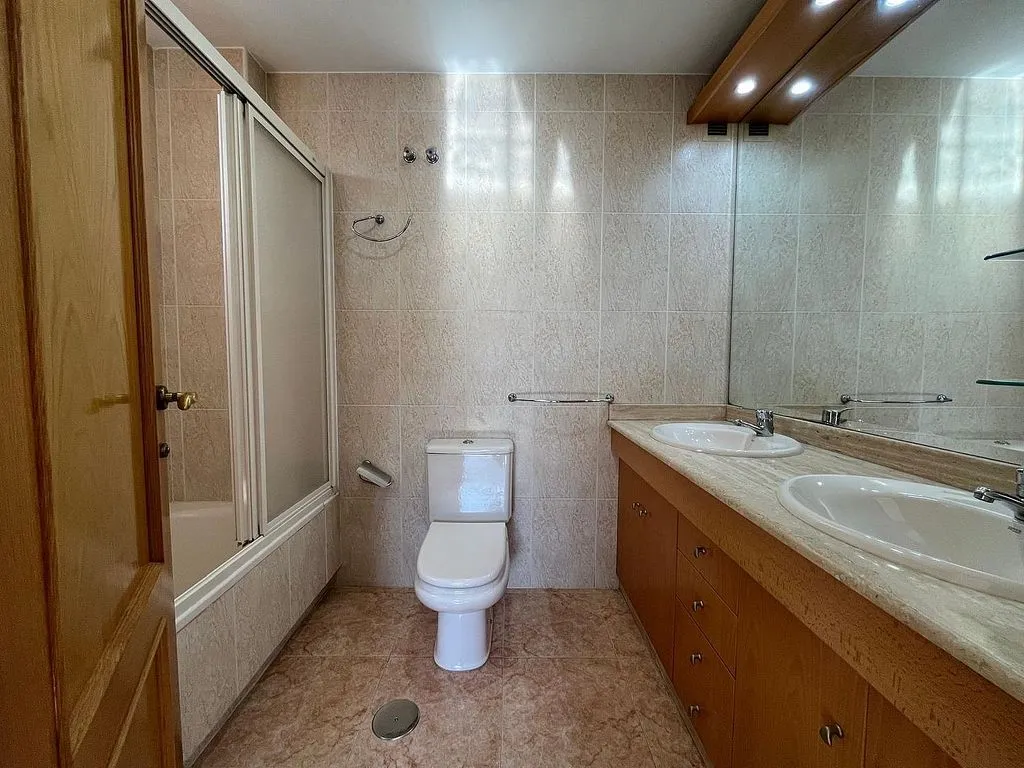 Bathrooms - Apartment with Balcony in Barrio de Peral