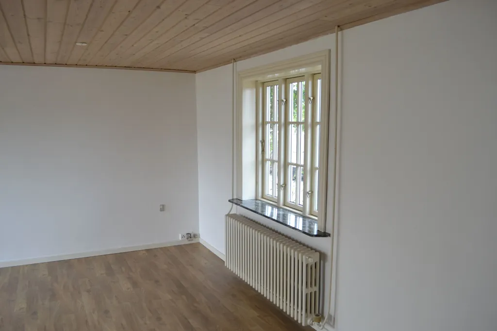 Pièces - Two-Storey Villa with Workshop in Løgstør