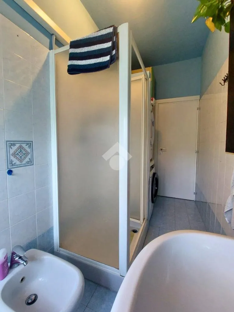 Vannitoad - 3-Room Apartment with Balcony in Vittuone