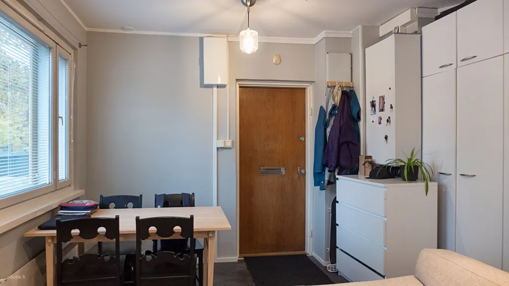 Salle à manger - Fully Renovated Studio in Jyväskylä Centre