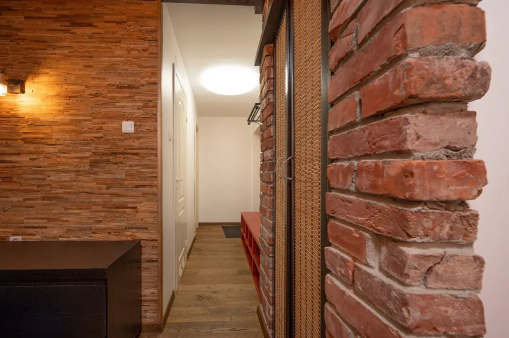 hallway_entrance