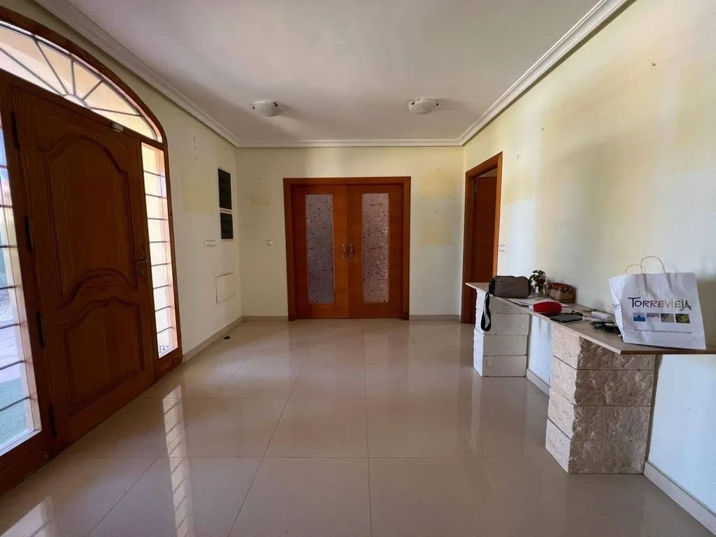 Entrée - Luxury Villa with Pool in Torrevieja