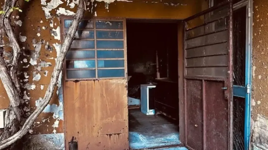 Esik - Ground Floor Apartment with Double Garage in Modena