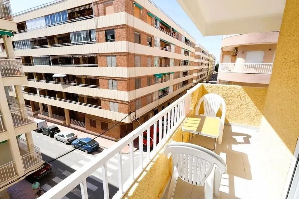 Balcon - 3-Bed Flat with Pool in El Acequión, Torrevieja