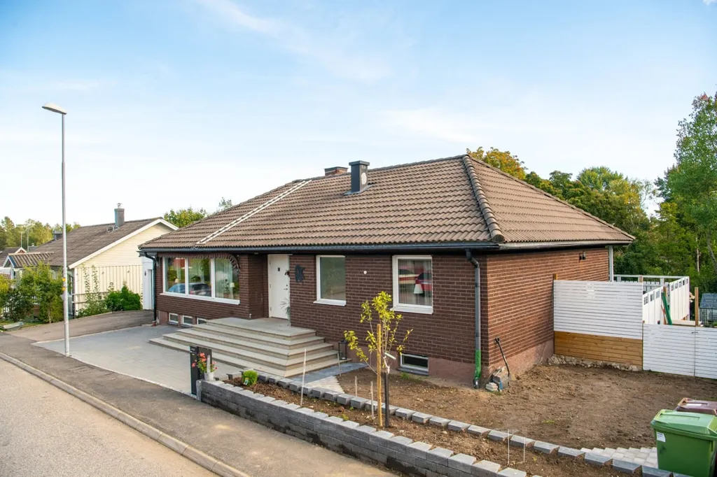 Extérieur - Souterrain Villa with Garden on Quiet Street