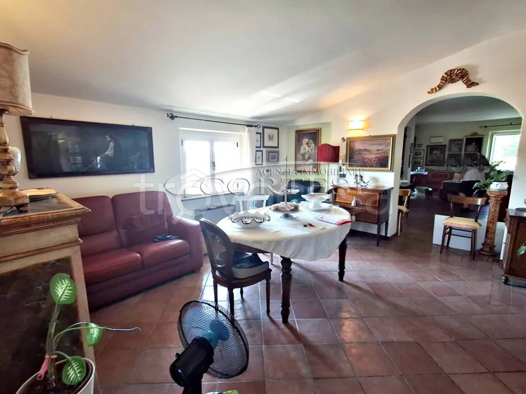 Salle à manger - Modern Apartment with Private Garden in Perugia