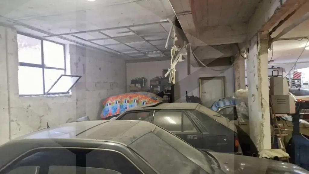 Garage - Garage with Ramp in Ciampino