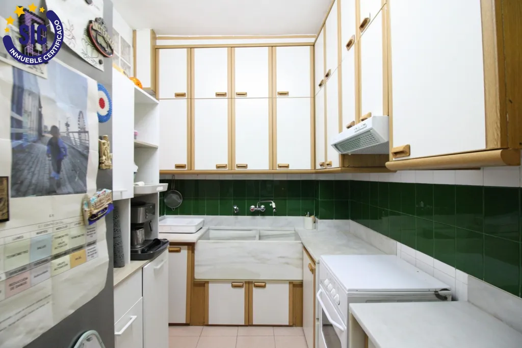 Köök - First Floor Flat with Balcony in Benlliure