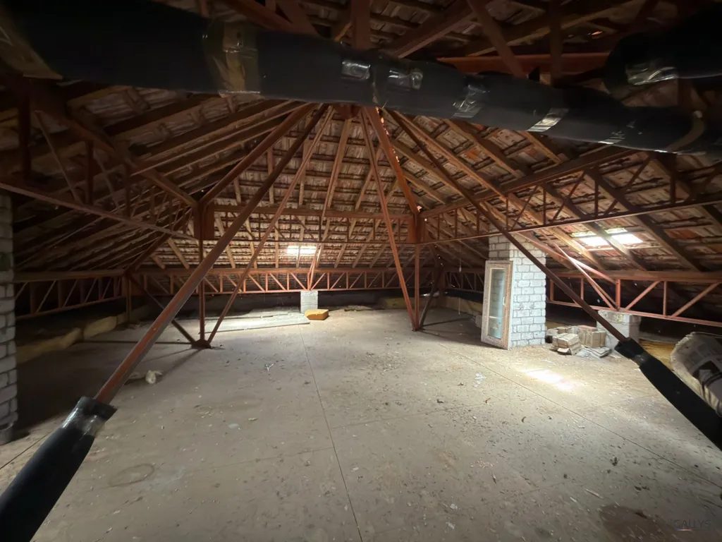 Toad - Individual House with Potential in Verdun