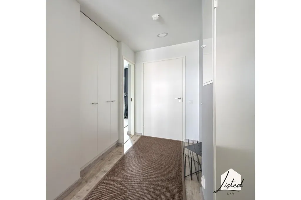 Esik - Modern Flat with Sauna and Balcony in Kivistö