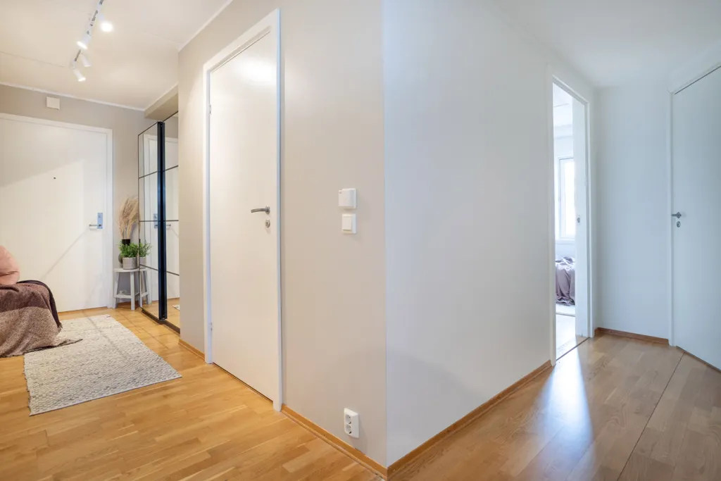 Esik - 4-Bedroom Apartment with Panoramic View in Solside