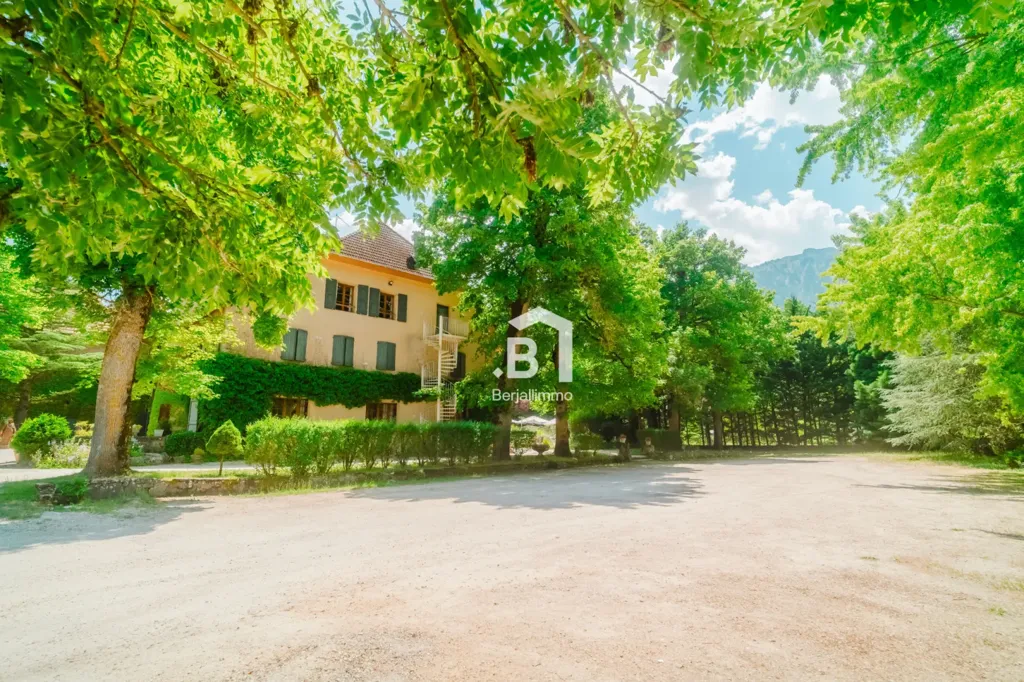 Esterno - Historic Château with Panoramic Views in Trièves
