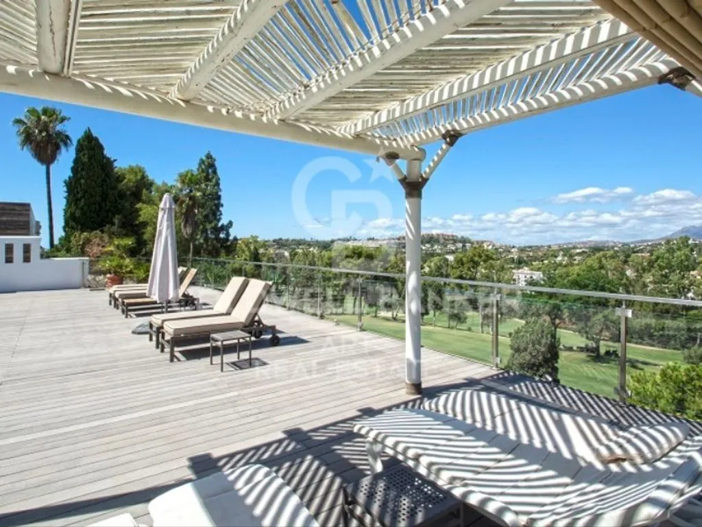 Terrasse - Luxury Villa with Golf Course Views in Marbella