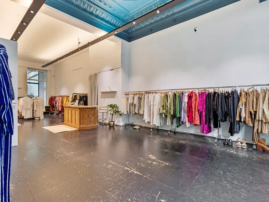 Toad - Commercial Ground Floor in Antwerp City Centre