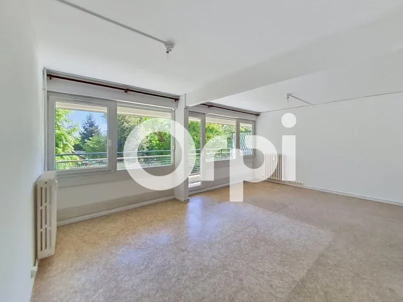 Pièces - Appartement 6 Pièces avec Balcon à Soissons