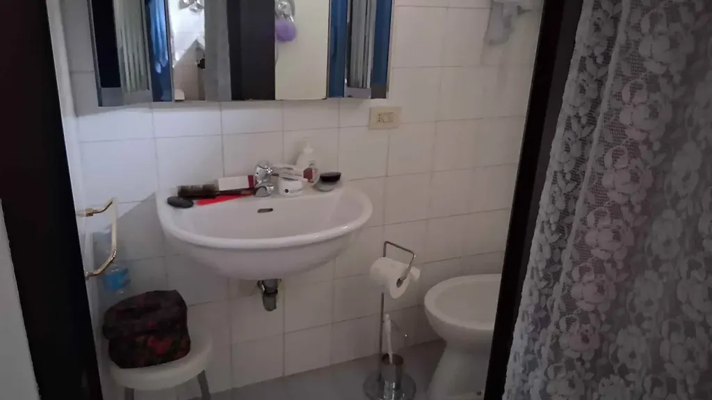 Salles de bain - Twin-Unit Apartment with Garden in Florence