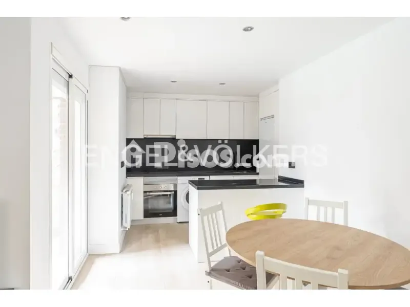Köök - Furnished Flat with Pool in Fuencarral