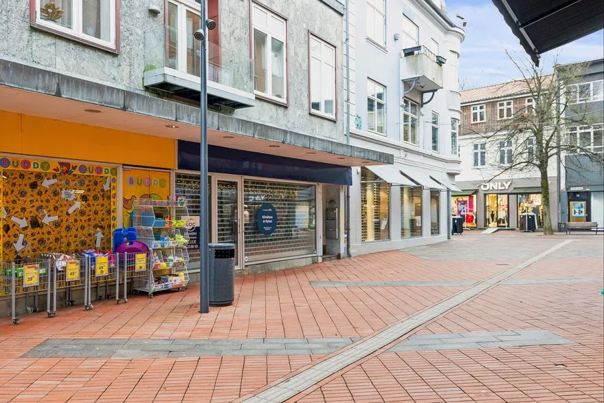 Well-Positioned Shop in Kolding's Gade System
