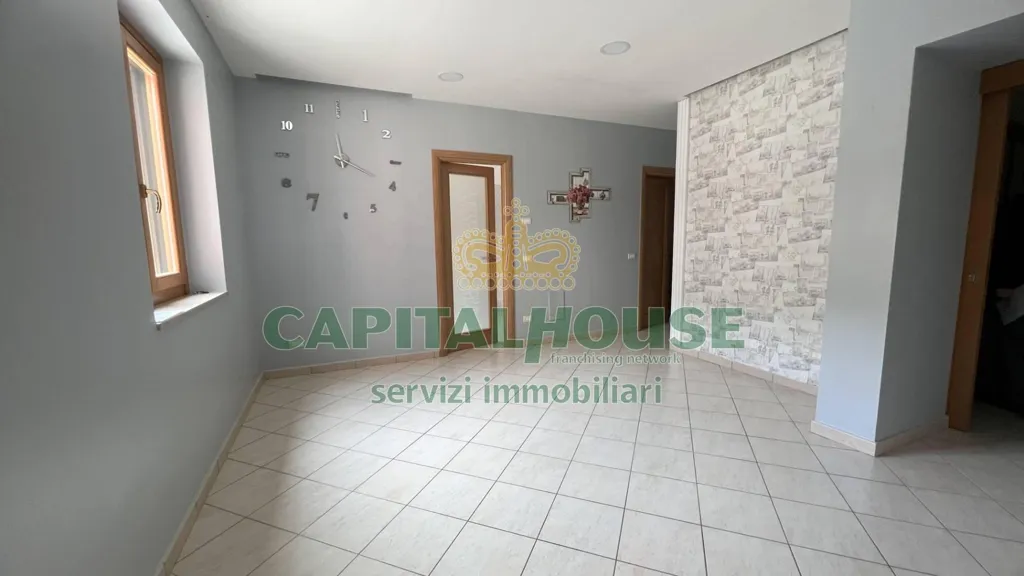Entrée - Two-Level Apartment with Balcony in Monteforte Irpino