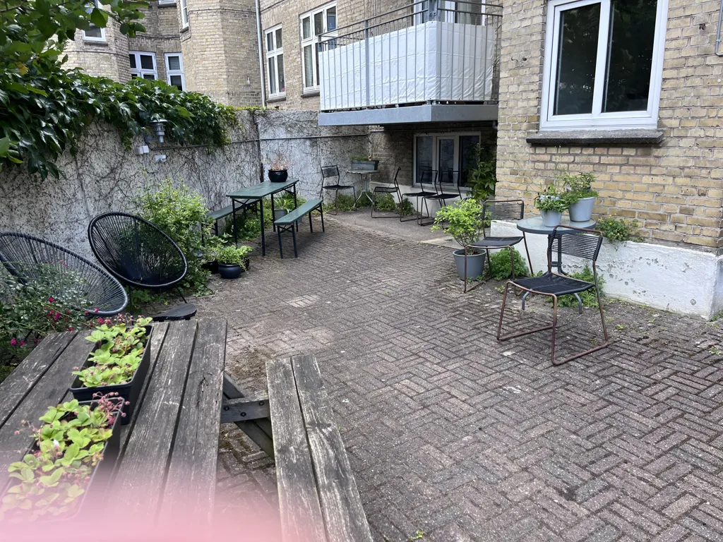 Jardin - Modern Flat with French Balcony in Viby